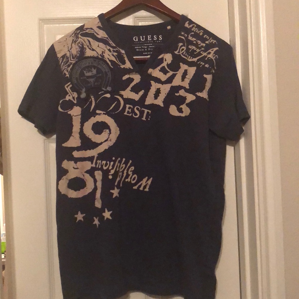 Men’s Guess shirt